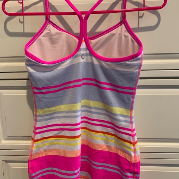 Lululemon Tank Top Power Y in Women size 4 - Picture 2 of 2
